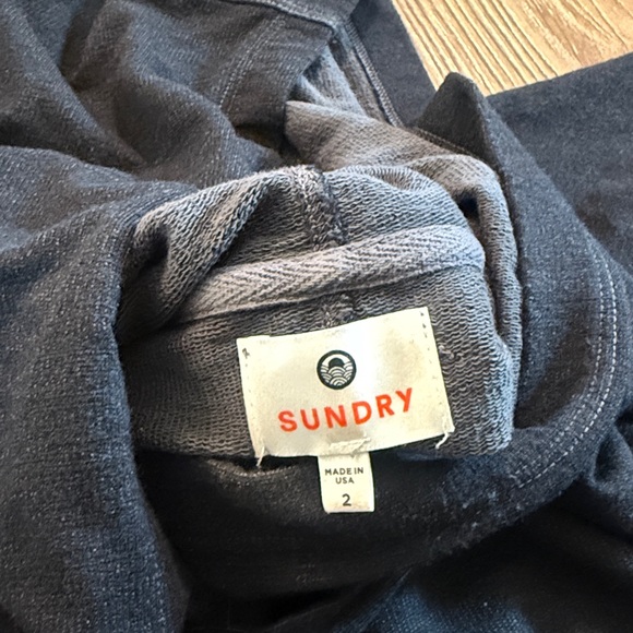 Sundry - Picture 4 of 4